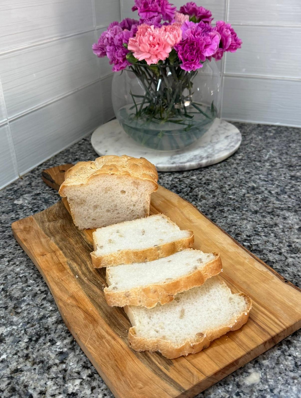 Sliced classic loaf with carnations